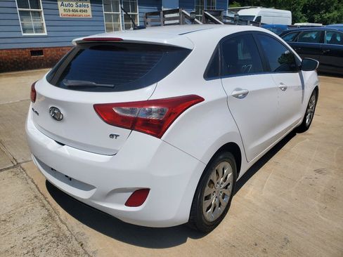 Used 2016 Hyundai Elantra GT FWD image 9