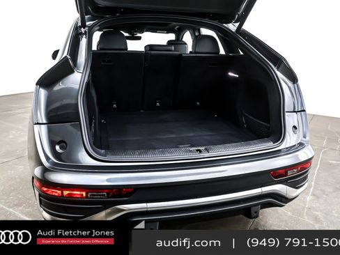 Used 2023 Audi Q5 2.0T Premium w/ Convenience Package image 24