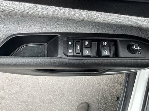 Used 2022 Jeep Compass Latitude AWD/4WD image 19