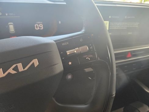 New 2026 Kia Sorento LX FWD image 16
