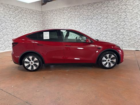Used 2022 Tesla Model Y Long Range image 8