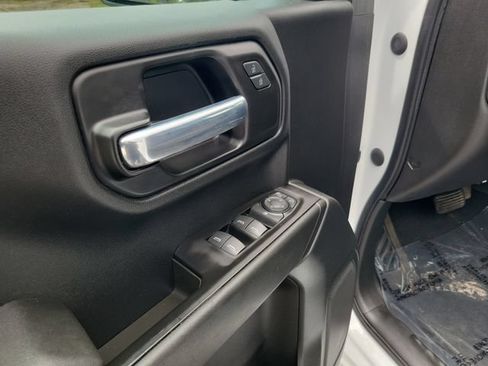 Used 2020 Chevrolet Silverado 1500 Custom w/ Custom Value Package AWD/4WD image 14