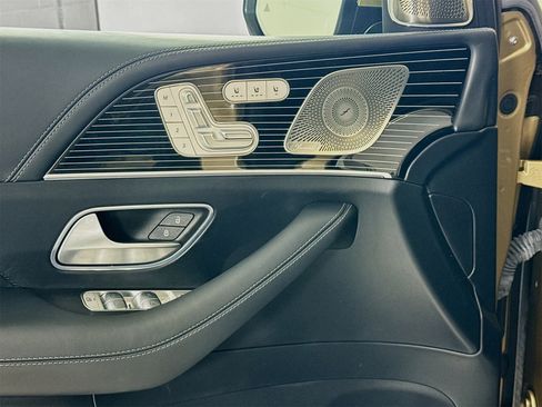 Used 2023 Mercedes-Benz Maybach GLS 600 4MATIC image 19