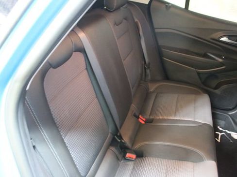 Used 2025 Chevrolet Trax LT w/ Driver Confidence Package FWD image 9