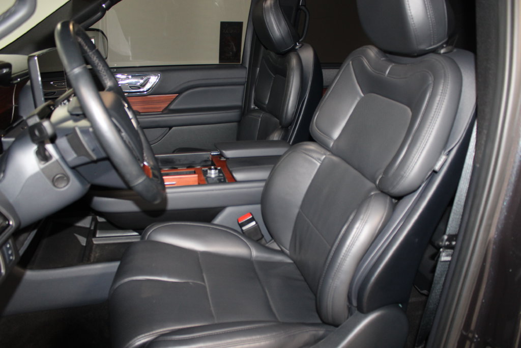Used 2024 Lincoln Navigator Premiere AWD/4WD image 18