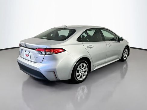 Used 2024 Toyota Corolla LE FWD image 5
