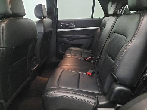 Used 2017 Ford Explorer XLT w/ Equipment Group 202A image 18