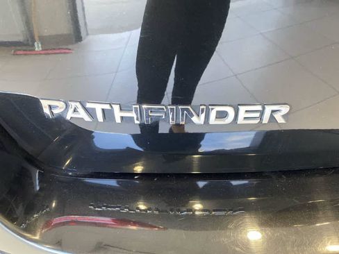 Used 2019 Nissan Pathfinder SL AWD/4WD image 11