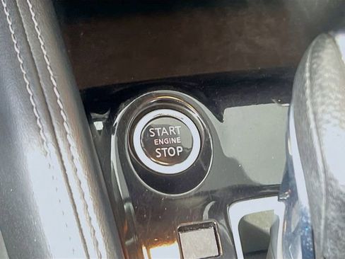 Used 2020 Nissan Kicks SV image 18