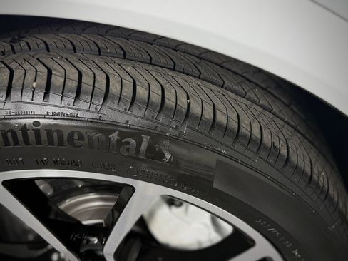 Used 2022 Porsche Cayenne Turbo image 14