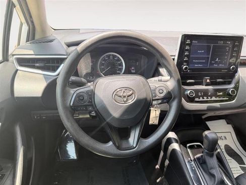 Used 2021 Toyota Corolla LE image 12