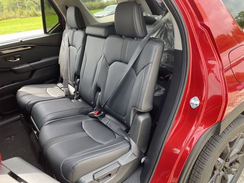 New 2025 Honda Pilot Touring image 33