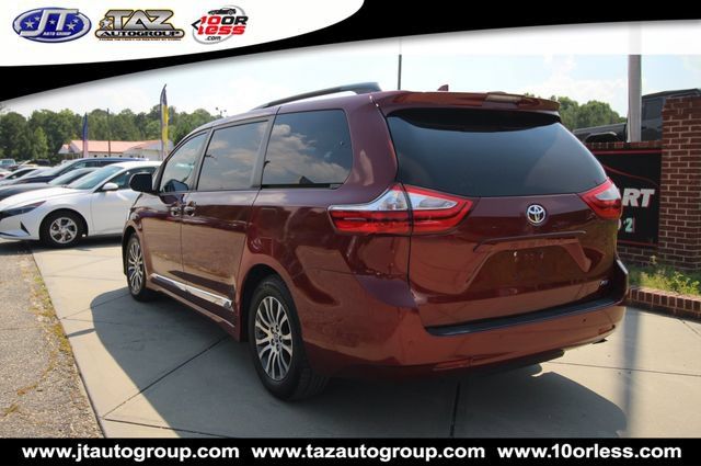 Used 2018 Toyota Sienna XLE Premium w/ Carpet Mat Package FWD image 5