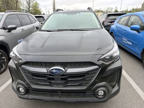 Used 2025 Subaru Outback Premium image 2