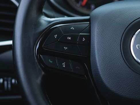 Used 2019 Jeep Cherokee Latitude Plus image 18