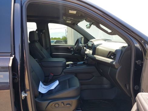 Used 2025 Chevrolet Tahoe Z71 w/ Z71 Off-Road Package AWD/4WD image 33
