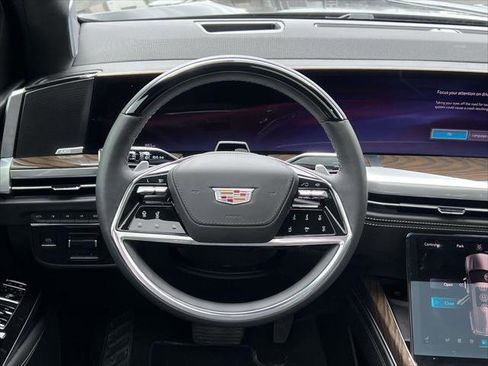 Used 2026 Cadillac Escalade ESV Platinum Sport w/ LPO, ONYX Package AWD/4WD image 18