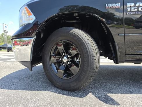 Used 2020 RAM 1500 Classic SLT AWD/4WD image 34