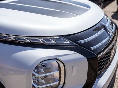 New 2026 Mitsubishi Outlander AWD image 16