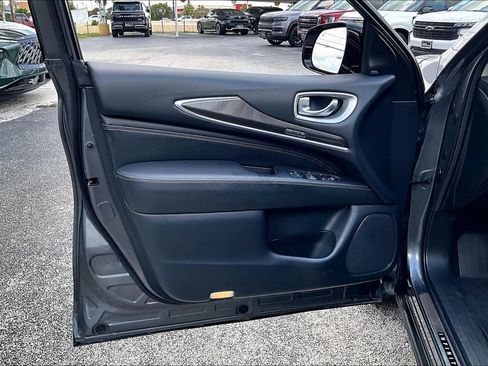 Used 2019 INFINITI QX60 Luxe w/ Essential Package FWD image 22