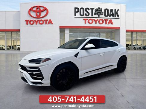 Used 2020 Lamborghini Urus AWD/4WD image 2