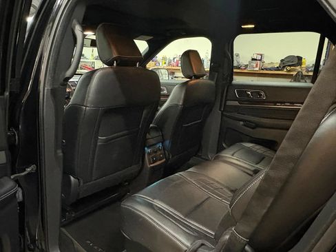 Used 2018 Ford Explorer Platinum AWD/4WD image 27