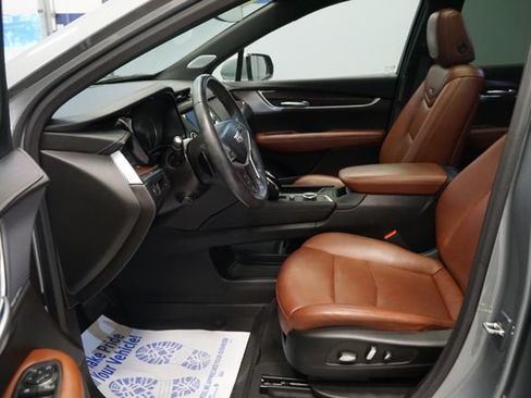 Certified 2024 Cadillac XT5 Premium Luxury w/ LPO, Floor Liner Package AWD/4WD image 16