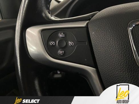 Used 2020 GMC Acadia SLE w/ Driver Convenience Package FWD image 13