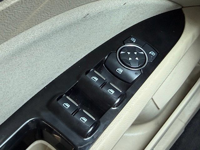 Used 2013 Ford Fusion SE FWD image 19