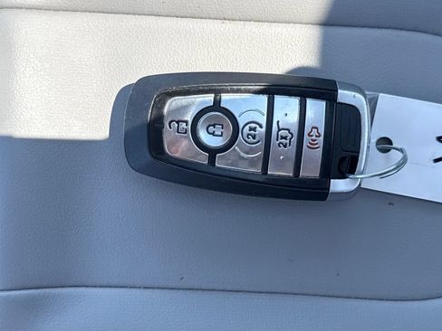 Used 2025 Ford Expedition Active AWD/4WD image 47
