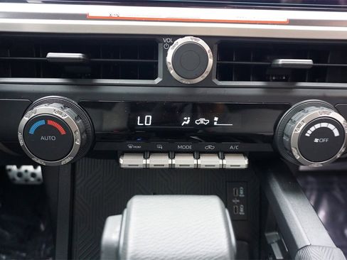 Used 2025 Toyota Tacoma TRD Sport image 13