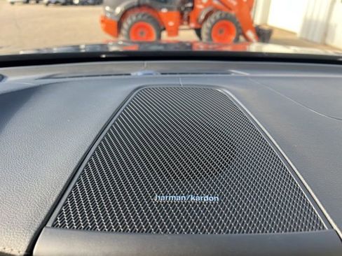 Certified 2023 Volvo XC60 T8 Ultimate w/ Protection Package Premier image 39