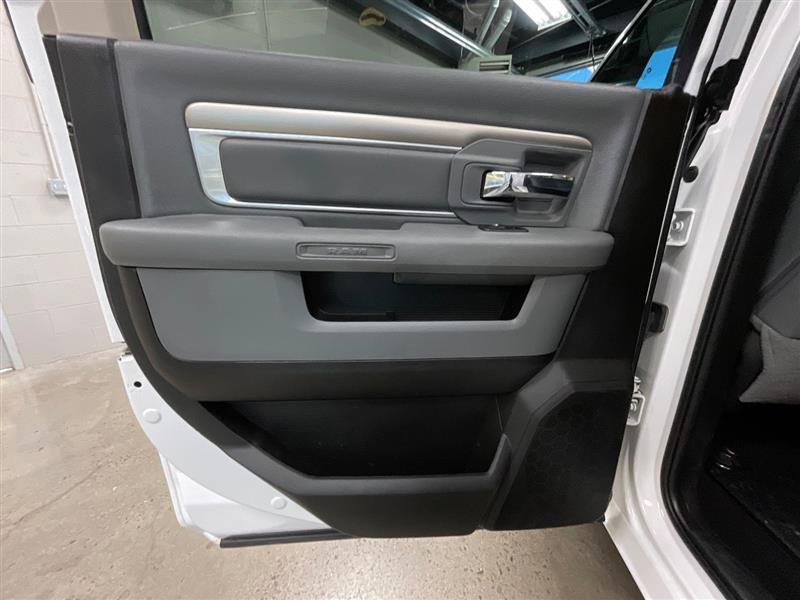 Used 2019 RAM 1500 Classic SLT AWD/4WD image 19
