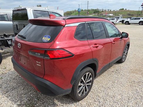 Used 2022 Toyota Corolla Cross XLE w/ Convenience Package image 6