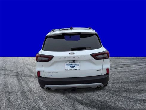Certified 2025 Ford Escape Platinum w/ Class II Trailer Tow Package AWD/4WD image 5