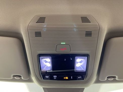 Used 2024 Volkswagen Atlas SE w/ Black Wheel Package image 36