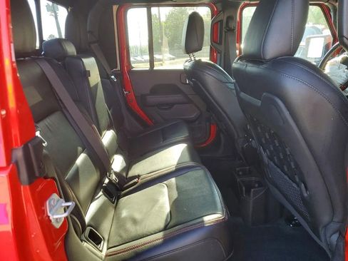 Used 2022 Jeep Gladiator Rubicon w/ Cold Weather Group AWD/4WD image 10