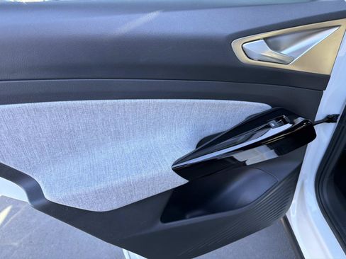 Certified 2023 Volkswagen ID.4 Pro RWD image 9