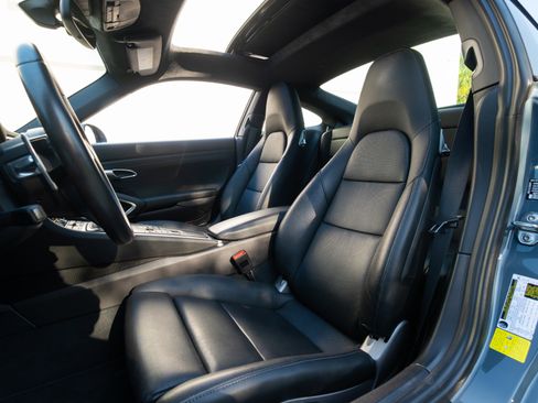 Used 2017 Porsche 911 Carrera RWD image 6