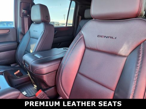 Used 2025 GMC Yukon XL Denali image 2