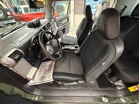 Used 2012 Toyota FJ Cruiser 4WD w/ Upgrade Pkg image 51