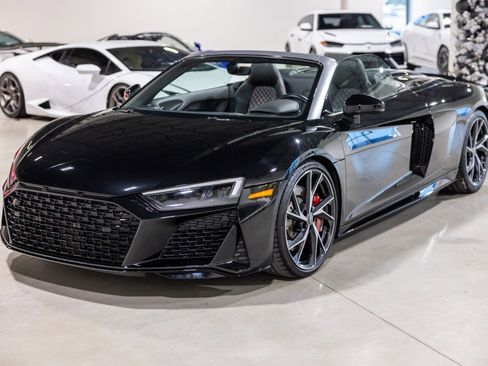 Used 2021 Audi R8 V10 w/ Premium Package image 12