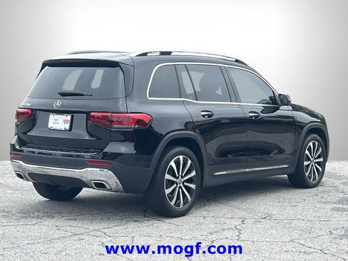 Used 2023 Mercedes-Benz GLB 250 image 3