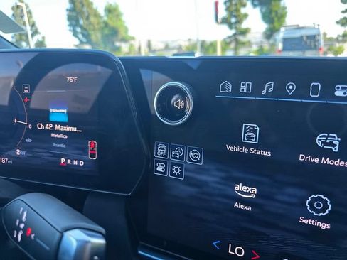 Certified 2024 Chevrolet Equinox EV LT w/ LPO, Blackout Package FWD image 29