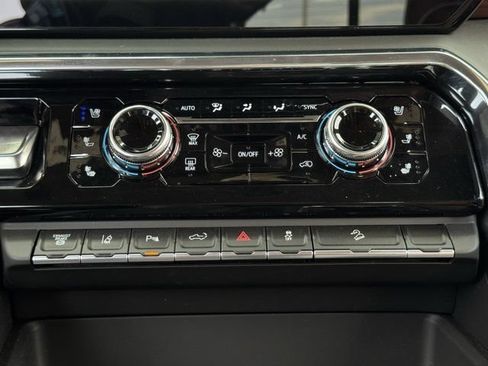 Used 2025 GMC Sierra 2500 Denali Ultimate AWD/4WD image 21