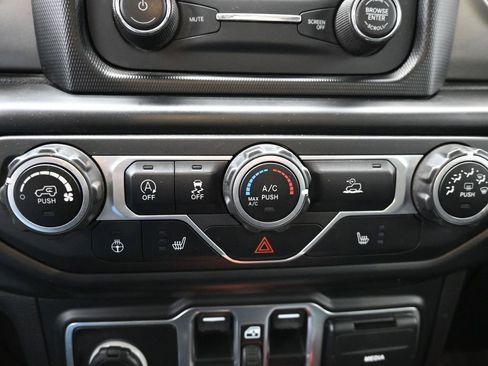 Used 2020 Jeep Gladiator Sport w/ Quick Order Package 24S image 21