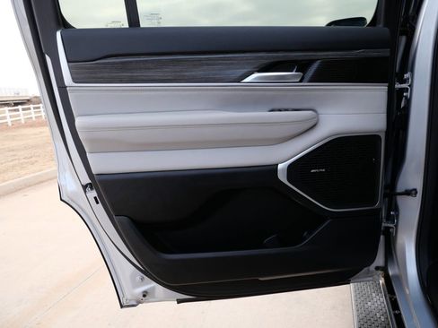 Used 2023 Jeep Wagoneer Series II w/ Premium Group I image 14