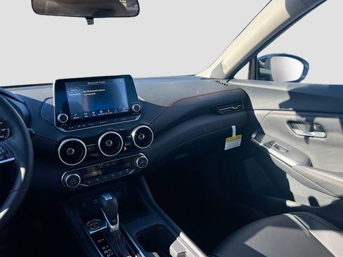 Used 2025 Nissan Sentra SR w/ SR Premium Package image 24