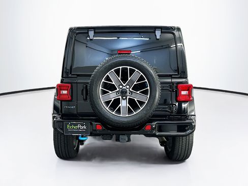 Used 2023 Jeep Wrangler Unlimited Sahara AWD/4WD image 7