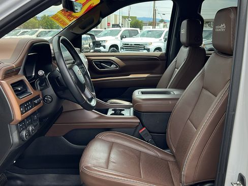Used 2023 Chevrolet Suburban High Country AWD/4WD image 36
